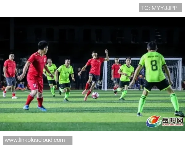 足球明星图案水杯让每一口饮水都充满激情与活力的完美选择